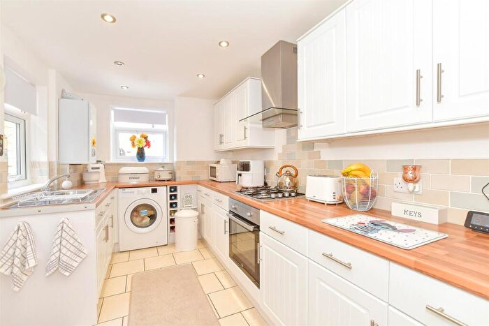 3 Bedroom End Of Terrace House For Sale In Horsebridge Hill, Newport, Isle Of Wight, PO30