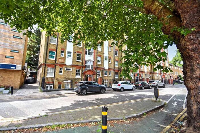 1 Bedroom Flat To Rent In Dewsbury Court, Chiswick, Chiswick, W4