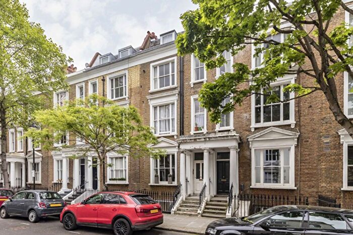 2 Bedroom Flat To Rent In Kempsford Gardens, London, SW5