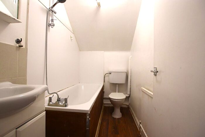 1 Bedroom Flat To Rent In Beulah Hill, London, SE19