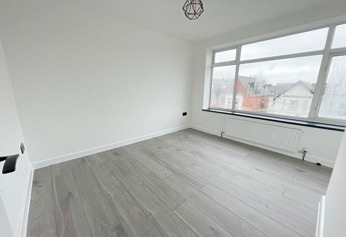 1 Bedroom Apartment For Sale In Caledonian Court, Bournemouth, Dorset, BH1