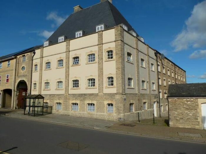 2 Bedroom Flat To Rent In Gentle Street, Frome, BA11
