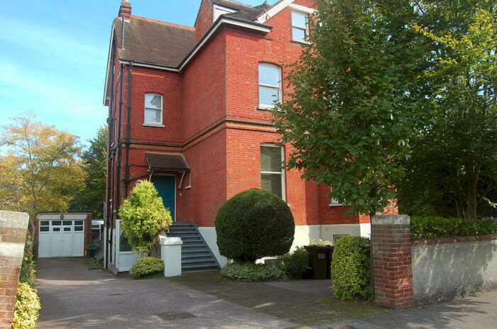 2 Bedroom Apartment To Rent In Granville Road, Meads, BN20