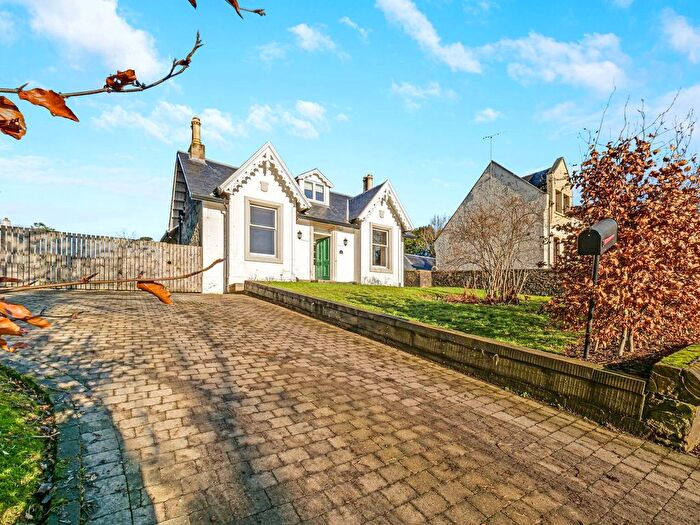 3 Bedroom Cottage For Sale In East End, Lochwinnoch, PA12