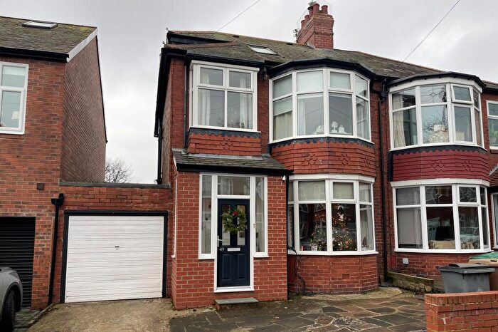 4 Bedroom Semi Detached House For Sale In Links Avenue, Whitley Bay, Tyne & Wear, NE26