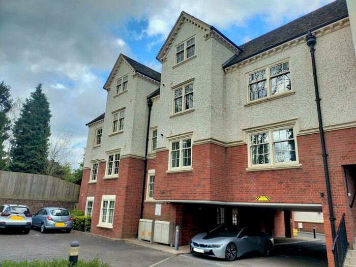 1 Bedroom Apartment To Rent In Old School Close, Redhill, RH1