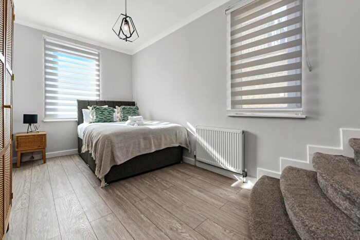 2 Bedroom Serviced Apartments To Rent In Old Kent Road, London, SE15