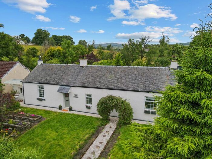 2 Bedroom Cottage For Sale In Kelvinhead, Kilsyth, North Lanarkshire, G65