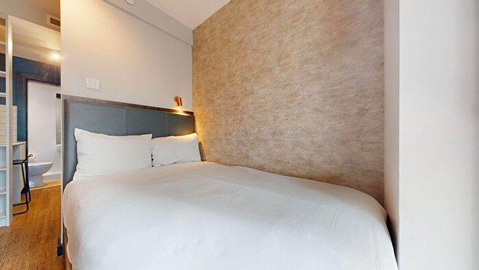 Studio To Rent In Crossharbour Plaza, London, E14