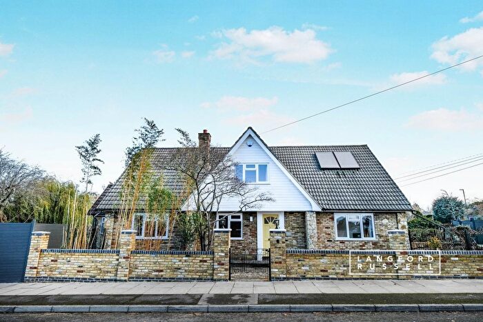 5 Bedroom Bungalow To Rent In Hayes Way, Park Langley, Beckenham, BR3