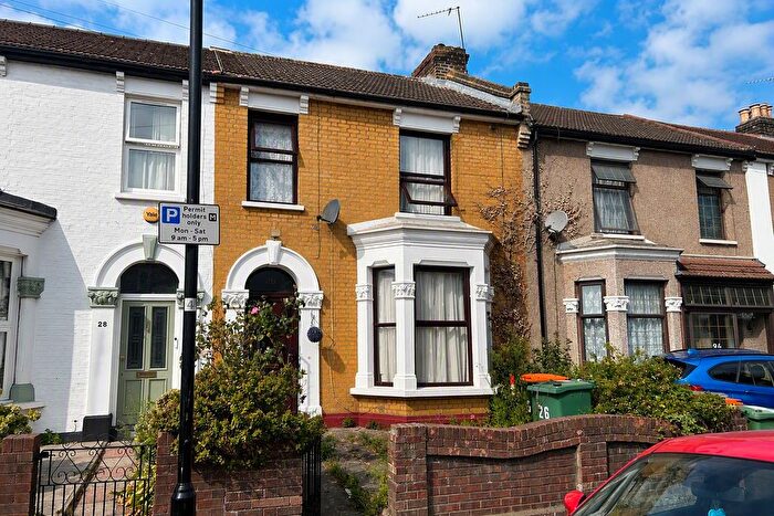3 Bedroom Property To Rent In First Avenue, London, E12
