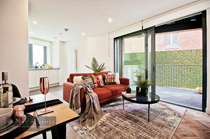 1 Bedroom Apartment To Rent In Gillender Street, River Apartments, E3