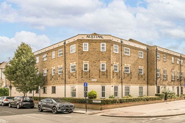 2 Bedroom Flat For Sale In Peckham Rye, Peckham, SE15