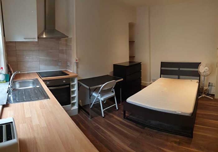 Studio To Rent In Commercial Road, Whitechaple/Shadwell, E1