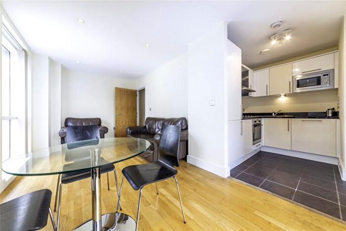 1 Bedroom Flat For Sale In Prestons Road, Canary Wharf, E14