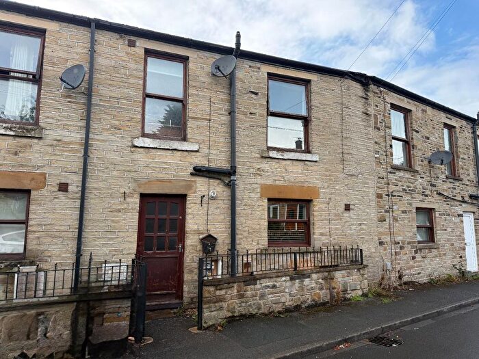 2 Bedroom Terraced House For Sale In Tichbourne Street, Staincliffe Batley, WF17