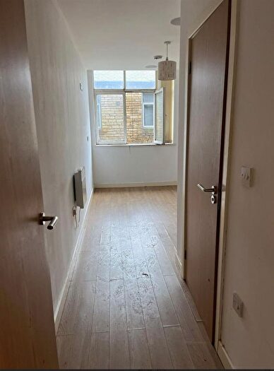2 Bedroom Property To Rent In Sunbridge Road, Bradford, BD1