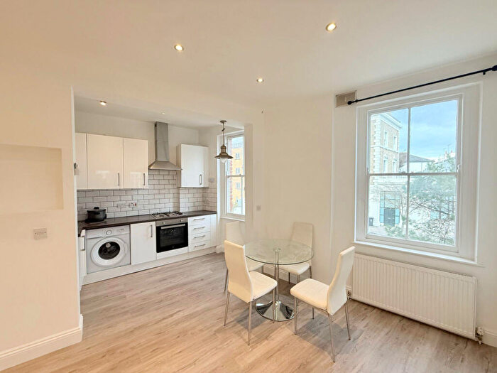 2 Bedroom Flat To Rent In Albion Parade, London, N16