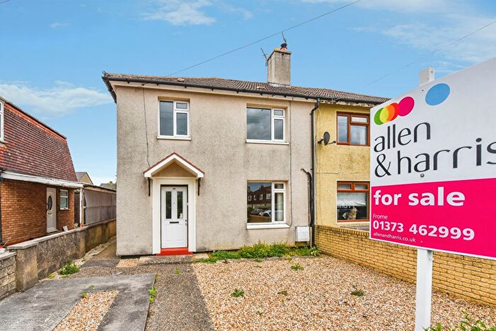 3 Bedroom Semi-Detached House For Sale In St. Johns Road, Frome, BA11