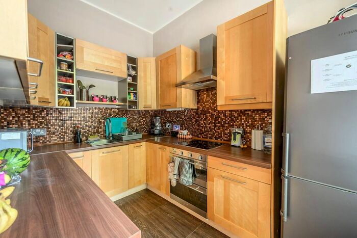 2 Bedroom Flat To Rent In Old Brompton Road, Earls Court, London, SW5