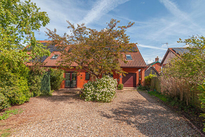 4 Bedroom Semi-Detached House For Sale In Workshop Lane, Nacton, IP10