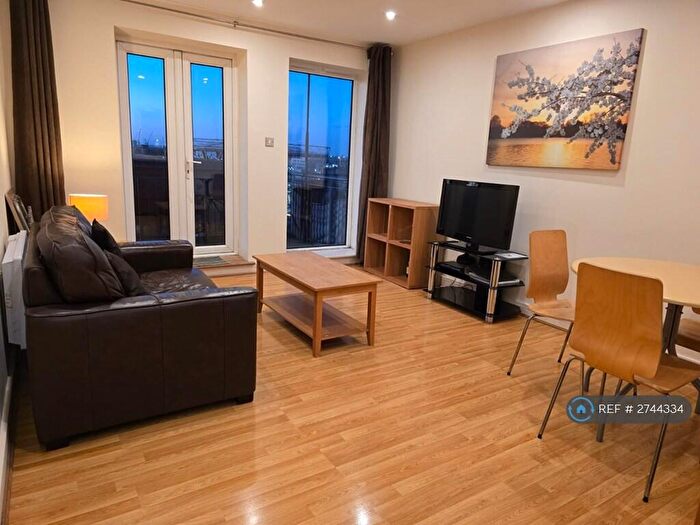 2 Bedroom Flat To Rent In Central House, London, E15