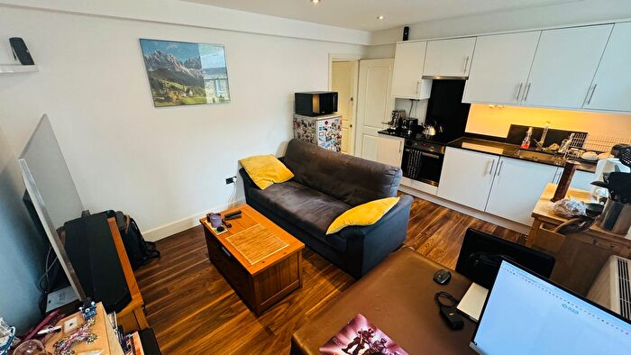 1 Bedroom Flat To Rent In Kingsland Road, London, E8