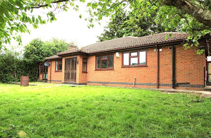 3 Bedroom Bungalow To Rent In High Street, Earl Shilton, Leicestershire, LE9