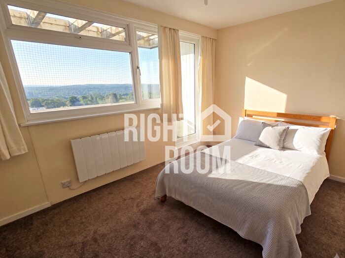 2 Bedroom Flat To Rent In Bed Flat, Brampton Tower, Bassett Avenue, Southampton, SO16