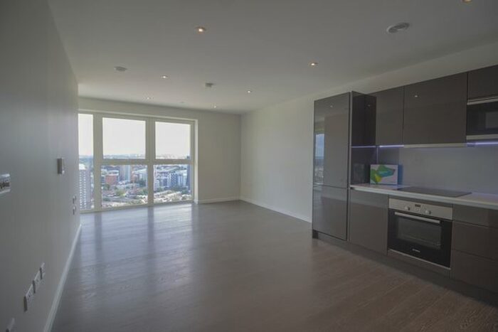 1 Bedroom Flat To Rent In Glasshouse Gardens, Stratford, London, E20