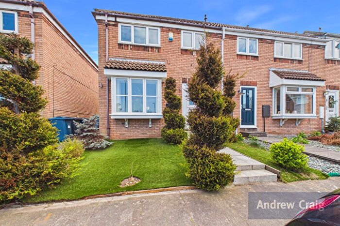 3 Bedroom Link Detached House For Sale In Lilburn Close, East Boldon, NE36