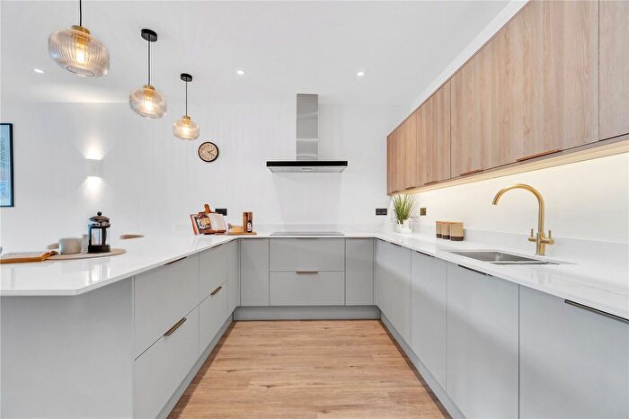4 Bedroom Semi-Detached House For Sale In Cliff Britton Close, Hanham, Bristol, BS15