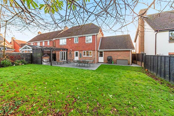 4 Bedroom Detached House For Sale In Ely Gardens, Tonbridge, TN10