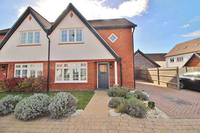 3 Bedroom Semi-Detached House For Sale In Beatty Gardens, Berewood, PO7