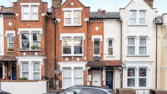 4 Bedroom Property To Rent In Eckstein Road, London, SW11