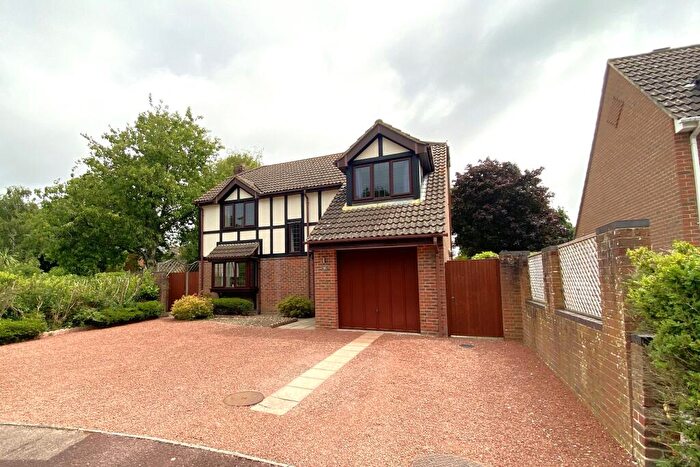 4 Bedroom Detached House For Sale In Southwood Gardens, Locks Heath, SO31
