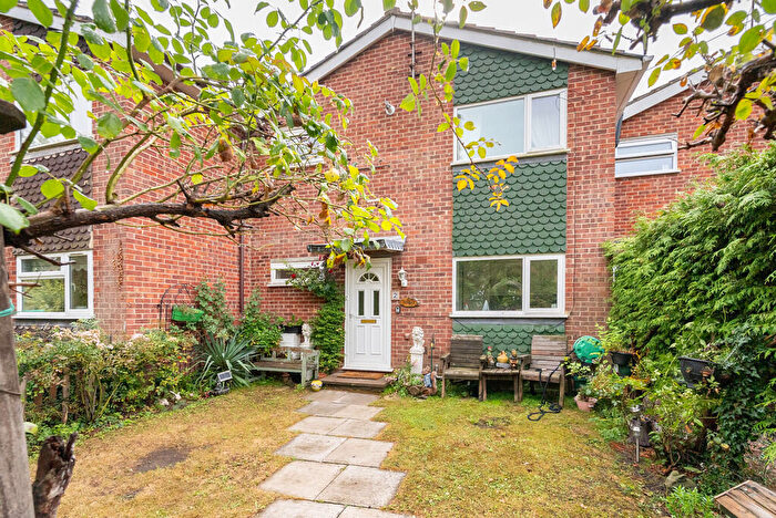 3 Bedroom Terraced House For Sale In Fairfield Close, Dorking, RH4