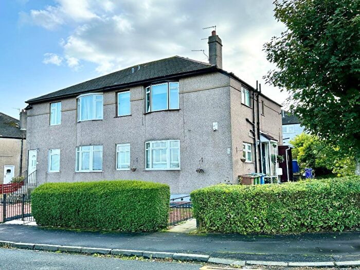 3 Bedroom Flat To Rent In Hartlaw Crescent, Cardonald, Glasgow, G52