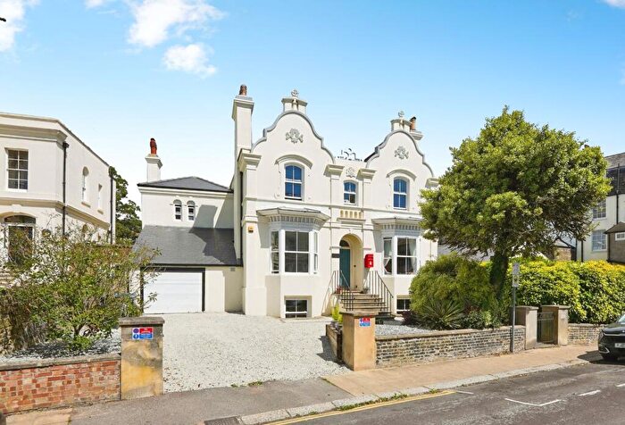 5 Bedroom Detached House For Sale In Effingham Crescent, Dover, Kent, CT17