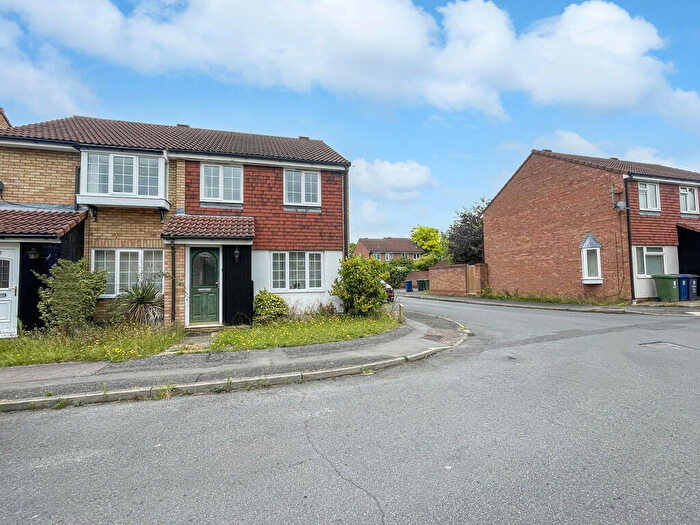 3 Bedroom Semi-Detached House To Rent In Tamarin Gardens, Cherry Hinton, CB1