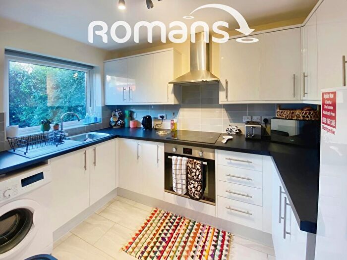 3 Bedroom House To Rent In May Tree Close, Winchester, SO22