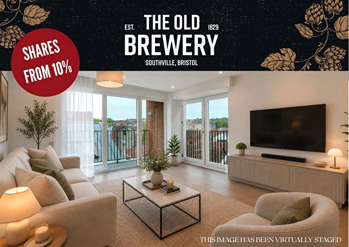 2 Bedroom Flat For Sale In Ashton Road, Bristol, Somerset, BS3