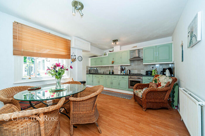 2 Bedroom Bungalow For Sale In Pembroke Mews, Ascot, SL5