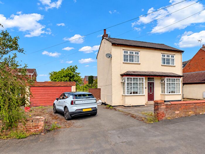 3 Bedroom Detached House For Sale In Ashby Road, Moira, DE12