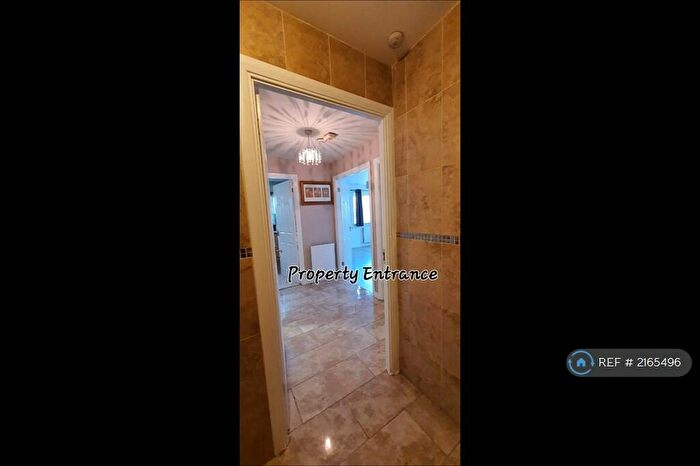 1 Bedroom Flat To Rent In Friars Close, Ilford, IG1