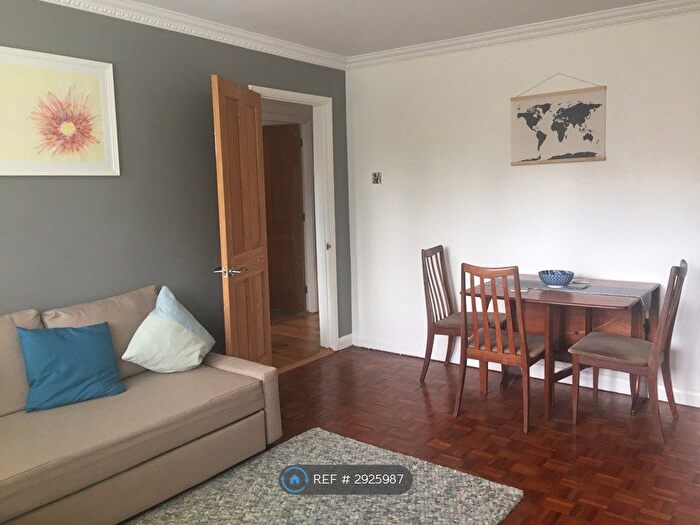 2 Bedroom Maisonette To Rent In Lansdowne Close, Twickenham, TW1