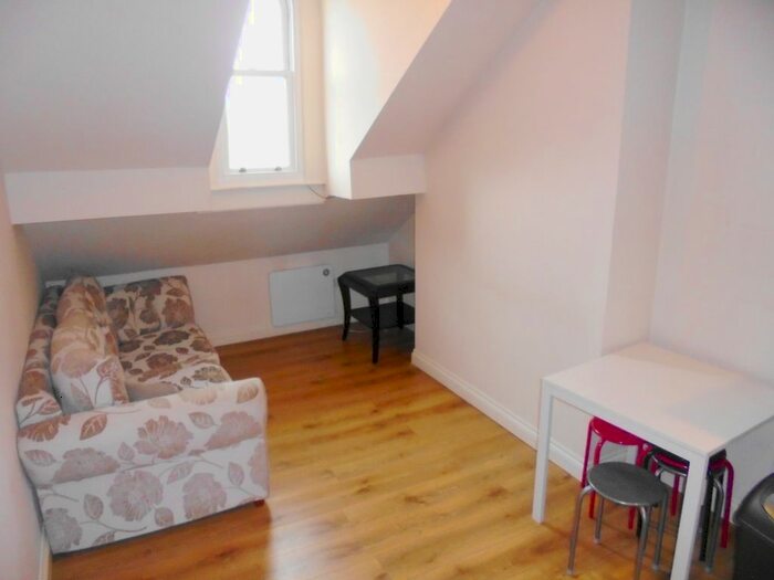 2 Bedroom Flat To Rent In The Royal Oak Apartments, A Kirkgate, Leeds, LS2