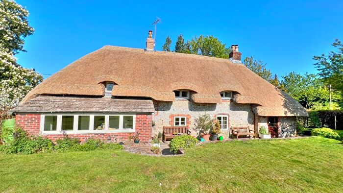 4 Bedroom Detached House For Sale In Temple Brow, East Meon, Hampshire, GU32