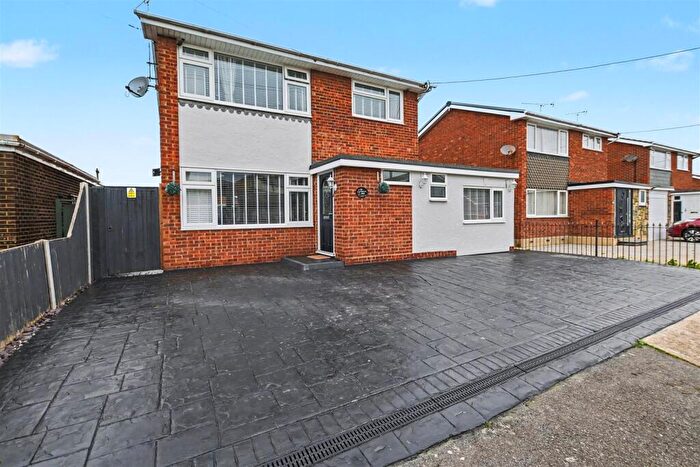 4 Bedroom Detached House For Sale In Taranto Road, Canvey Island, SS8