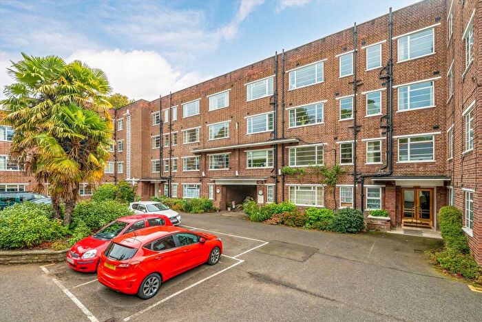 1 Bedroom Flat To Rent In Cambridge Park, St Margarets, TW1